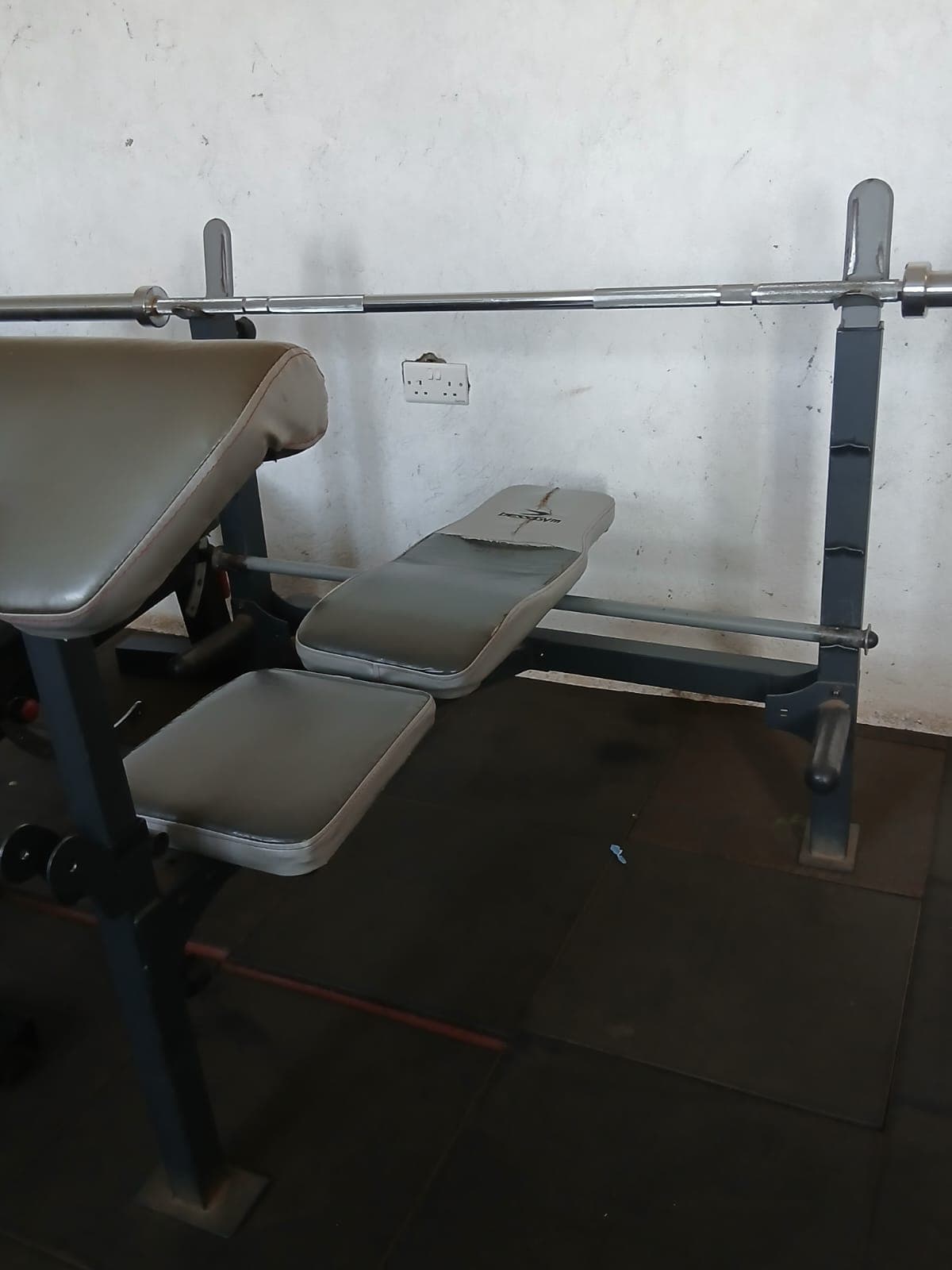 Ironside Gym bench press station